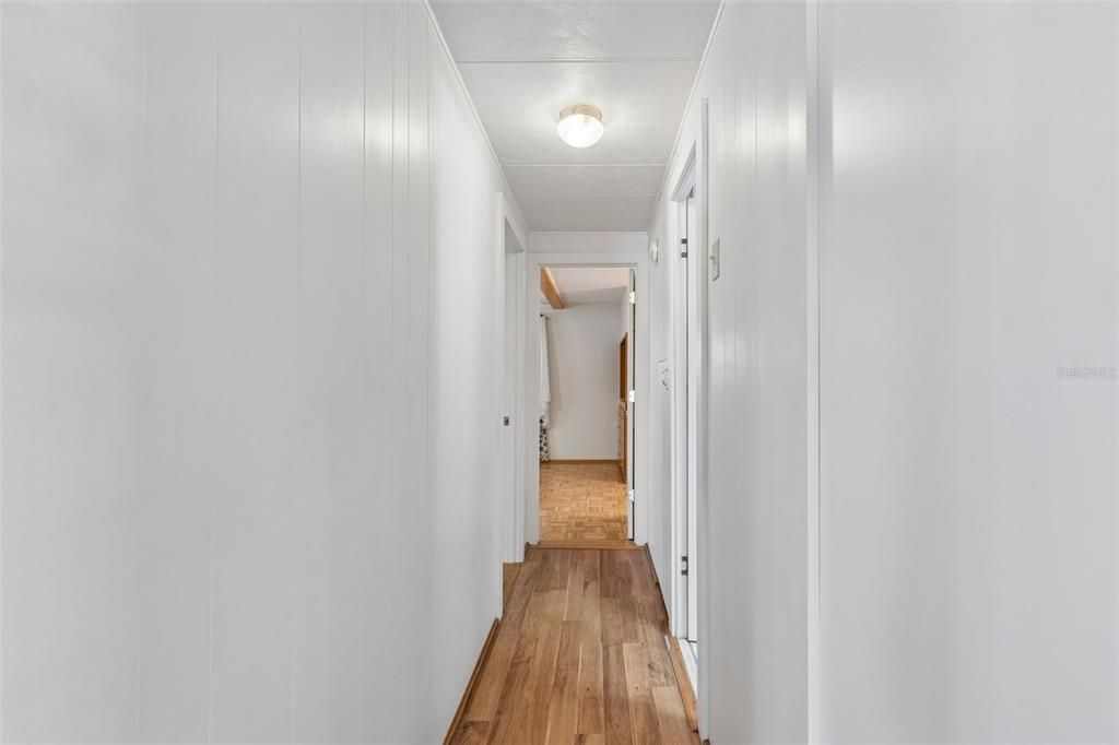 Active With Contract: $165,000 (2 beds, 2 baths, 1128 Square Feet)