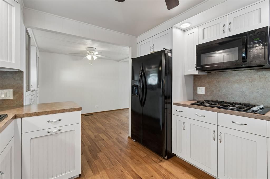 Active With Contract: $165,000 (2 beds, 2 baths, 1128 Square Feet)