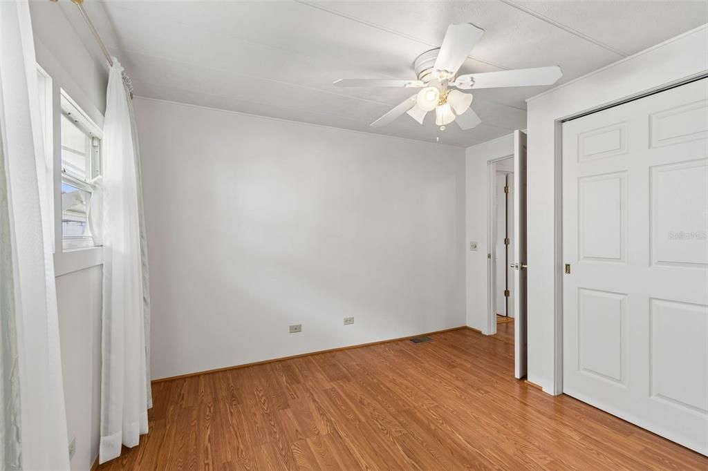 Active With Contract: $165,000 (2 beds, 2 baths, 1128 Square Feet)