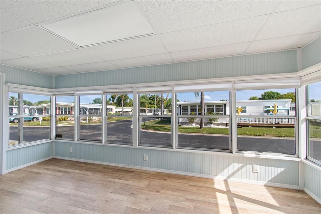 Active With Contract: $165,000 (2 beds, 2 baths, 1128 Square Feet)