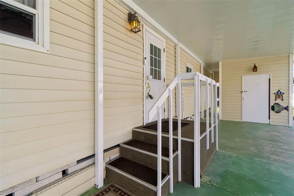 Active With Contract: $165,000 (2 beds, 2 baths, 1128 Square Feet)