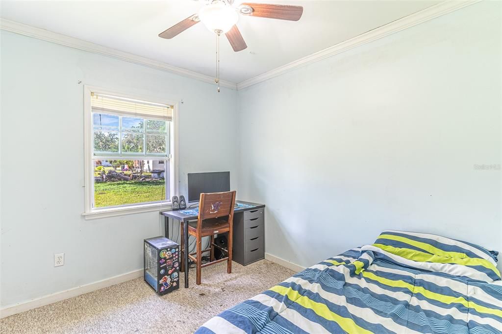 Active With Contract: $220,000 (3 beds, 1 baths, 1088 Square Feet)