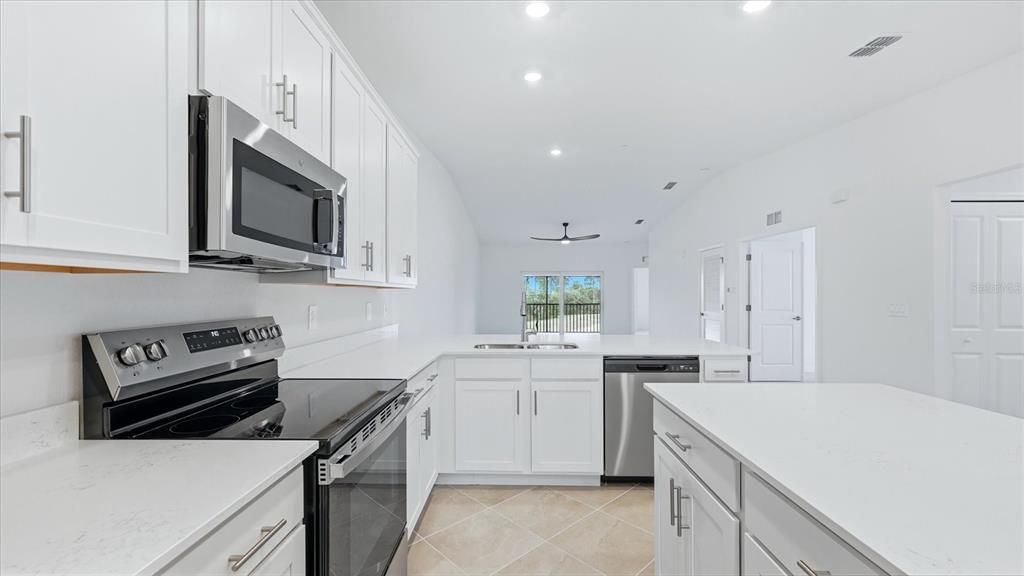For Sale: $409,000 (2 beds, 2 baths, 1568 Square Feet)