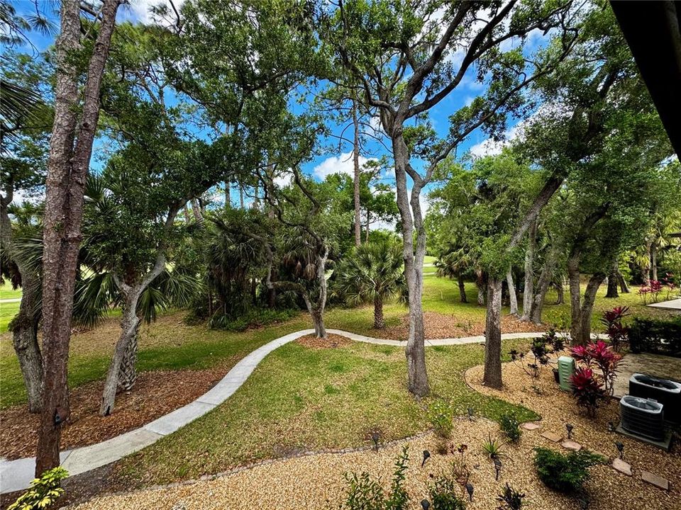 Active With Contract: $1,750 (1 beds, 1 baths, 786 Square Feet)