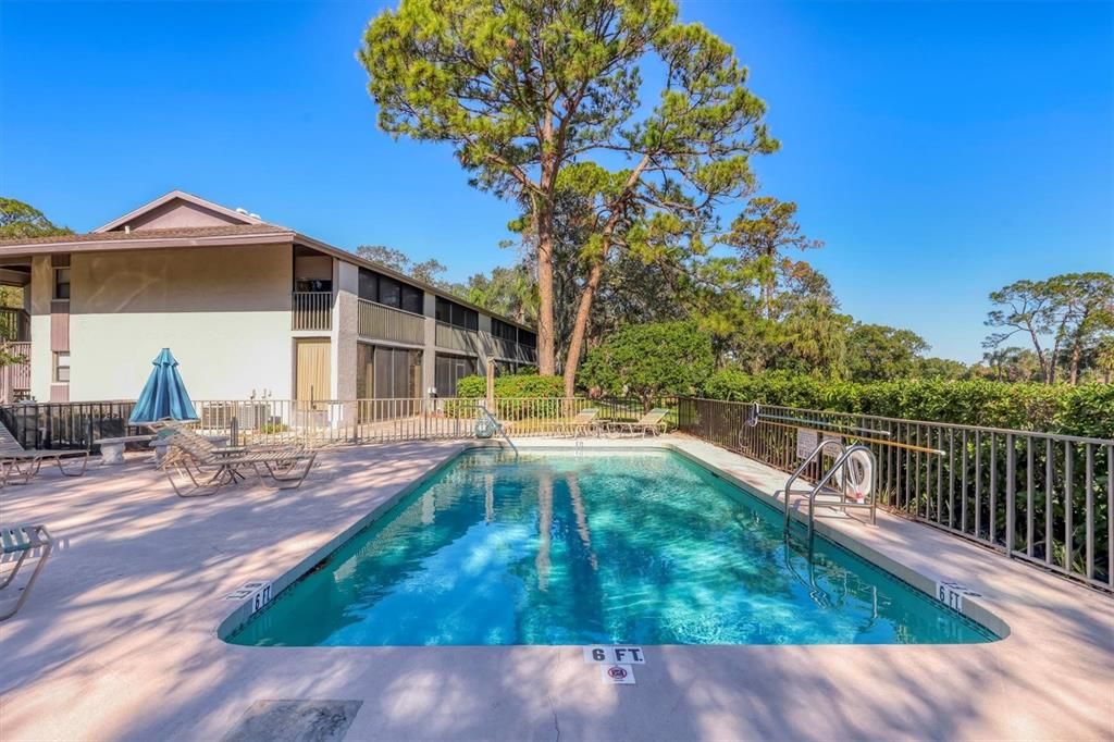 Active With Contract: $1,750 (1 beds, 1 baths, 786 Square Feet)