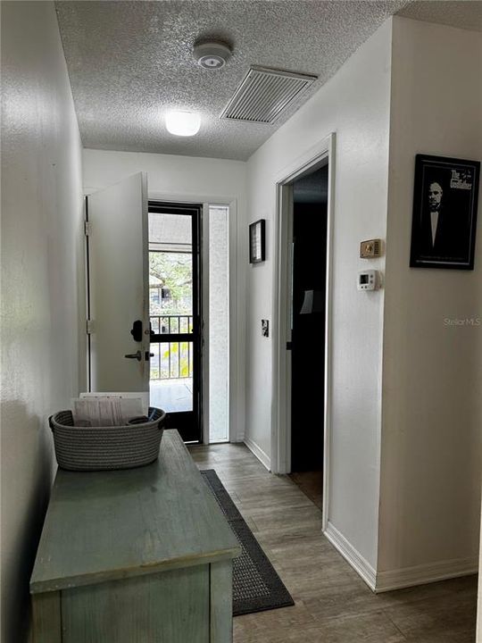 Active With Contract: $1,750 (1 beds, 1 baths, 786 Square Feet)
