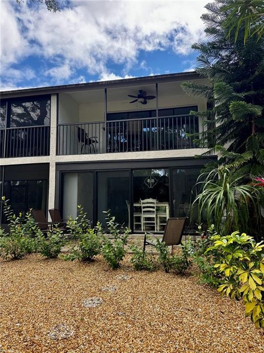 Active With Contract: $1,750 (1 beds, 1 baths, 786 Square Feet)