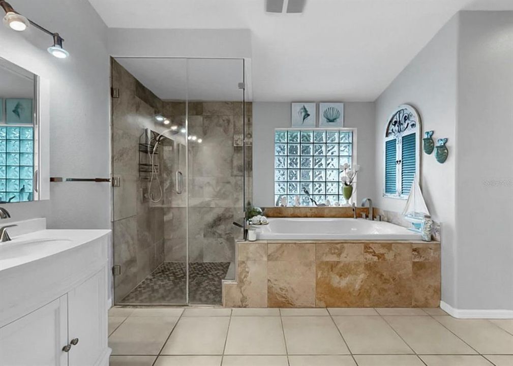 For Sale: $549,000 (4 beds, 3 baths, 2568 Square Feet)