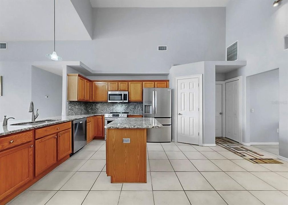 For Sale: $549,000 (4 beds, 3 baths, 2568 Square Feet)