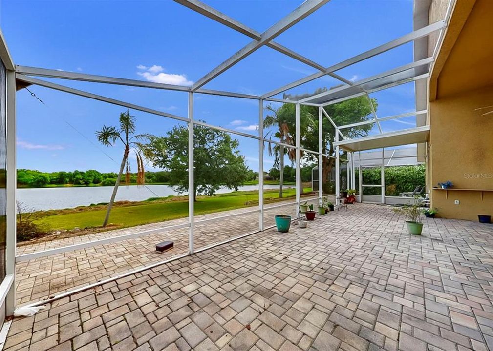 For Sale: $549,000 (4 beds, 3 baths, 2568 Square Feet)