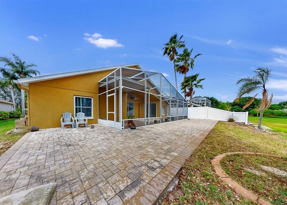 For Sale: $549,000 (4 beds, 3 baths, 2568 Square Feet)