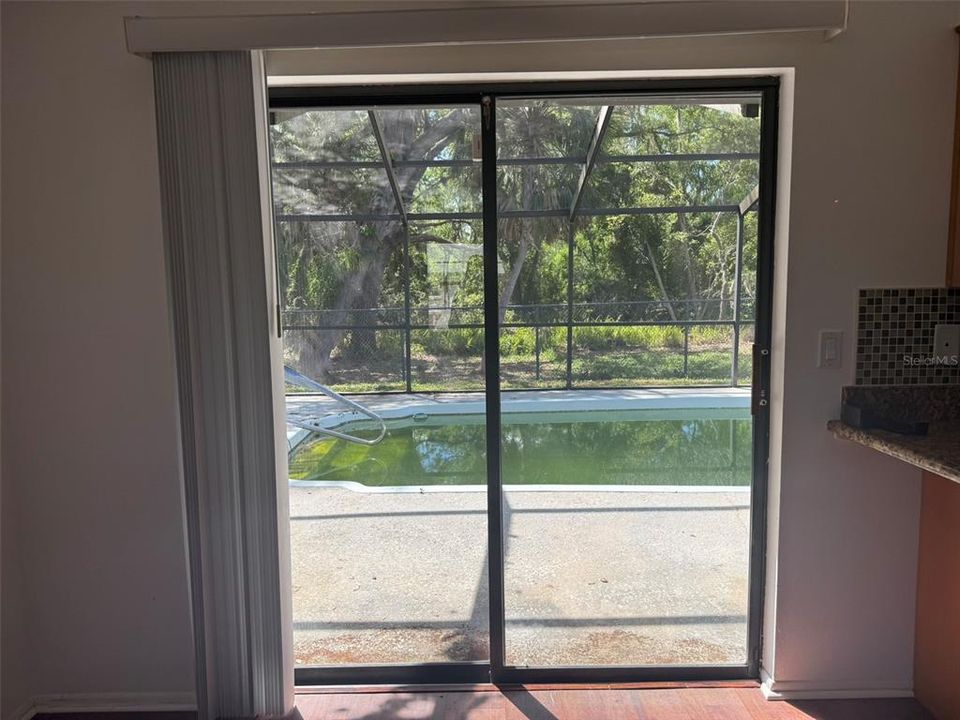 Active With Contract: $250,000 (2 beds, 2 baths, 928 Square Feet)