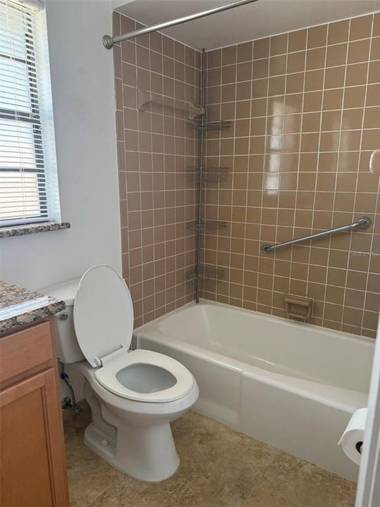 Active With Contract: $250,000 (2 beds, 2 baths, 928 Square Feet)