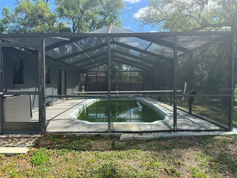 Active With Contract: $250,000 (2 beds, 2 baths, 928 Square Feet)