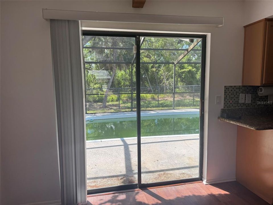 Active With Contract: $250,000 (2 beds, 2 baths, 928 Square Feet)