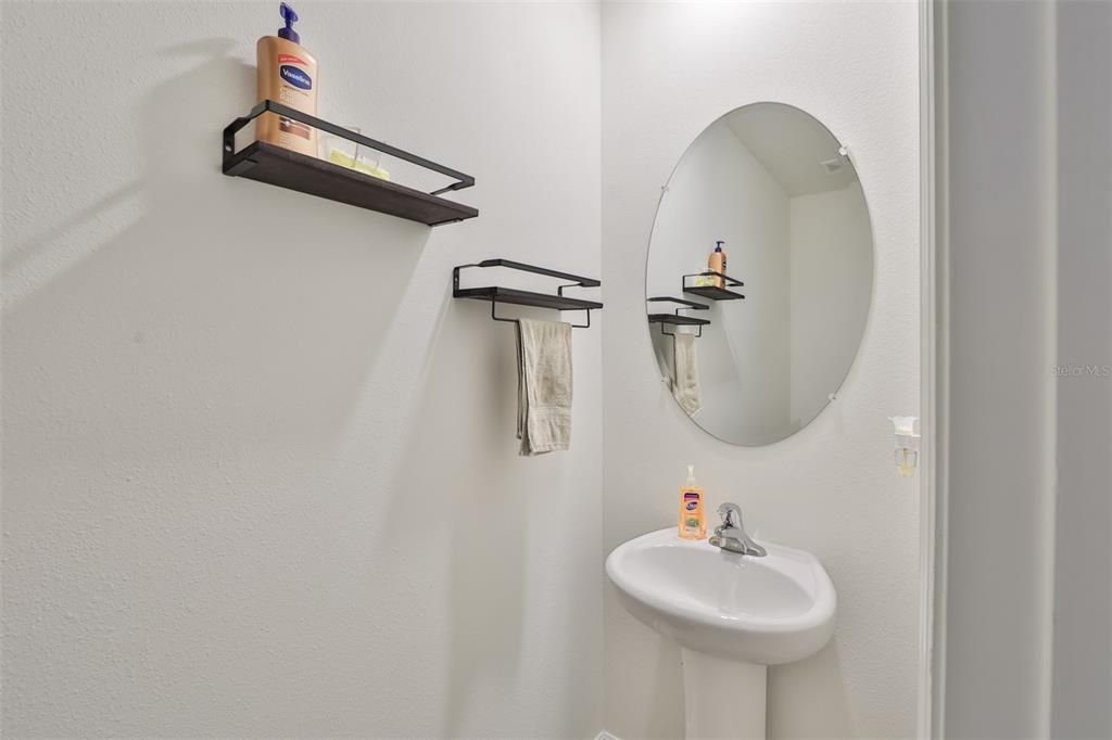 Active With Contract: $2,500 (3 beds, 2 baths, 1707 Square Feet)