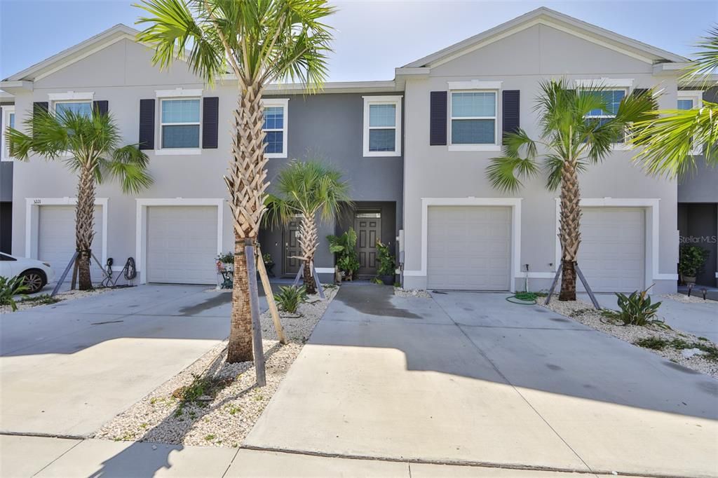 Active With Contract: $2,500 (3 beds, 2 baths, 1707 Square Feet)