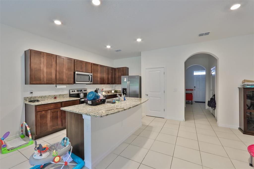Active With Contract: $2,500 (3 beds, 2 baths, 1707 Square Feet)