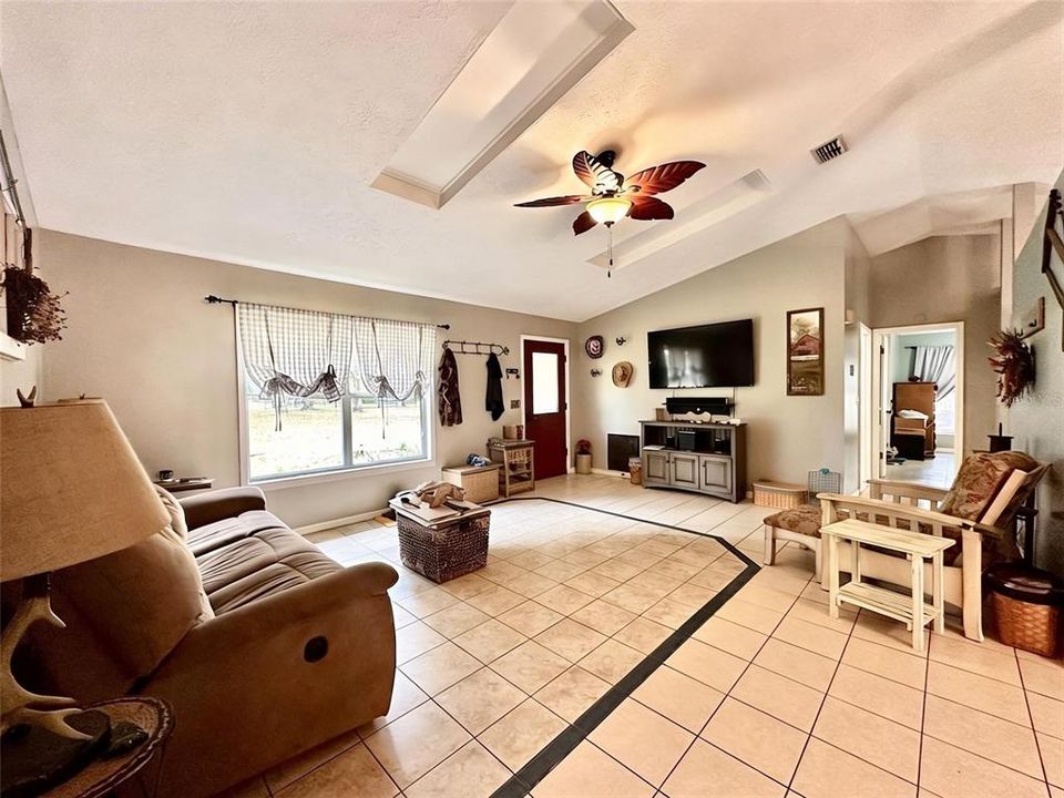 For Sale: $374,995 (3 beds, 2 baths, 2072 Square Feet)