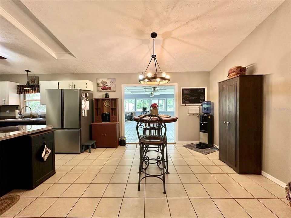 For Sale: $374,995 (3 beds, 2 baths, 2072 Square Feet)