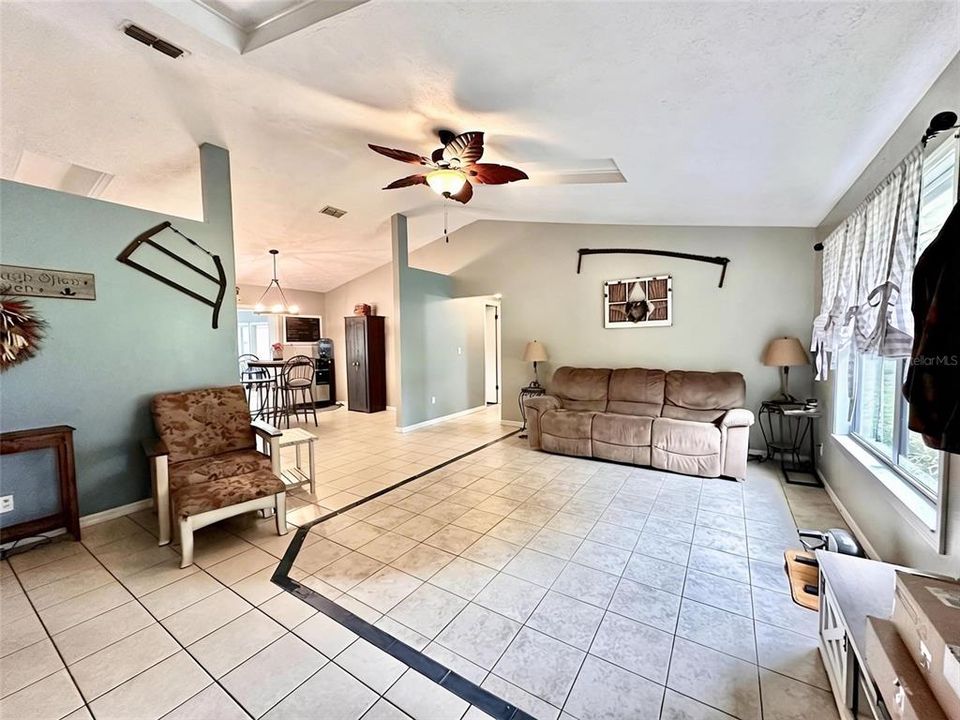 For Sale: $374,995 (3 beds, 2 baths, 2072 Square Feet)