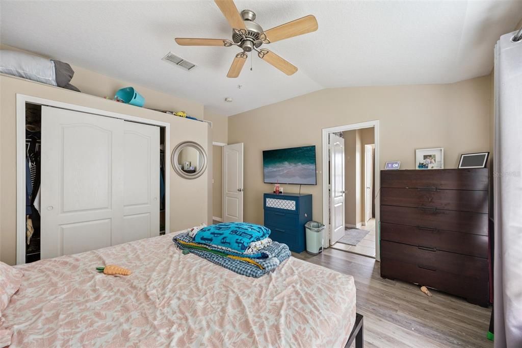 For Sale: $339,999 (3 beds, 2 baths, 1544 Square Feet)