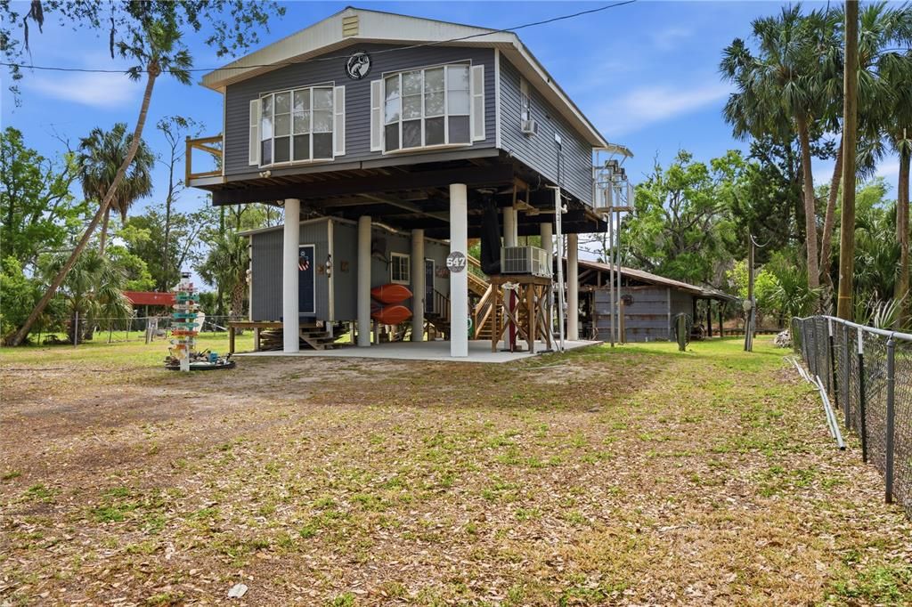 For Sale: $365,000 (3 beds, 2 baths, 1125 Square Feet)
