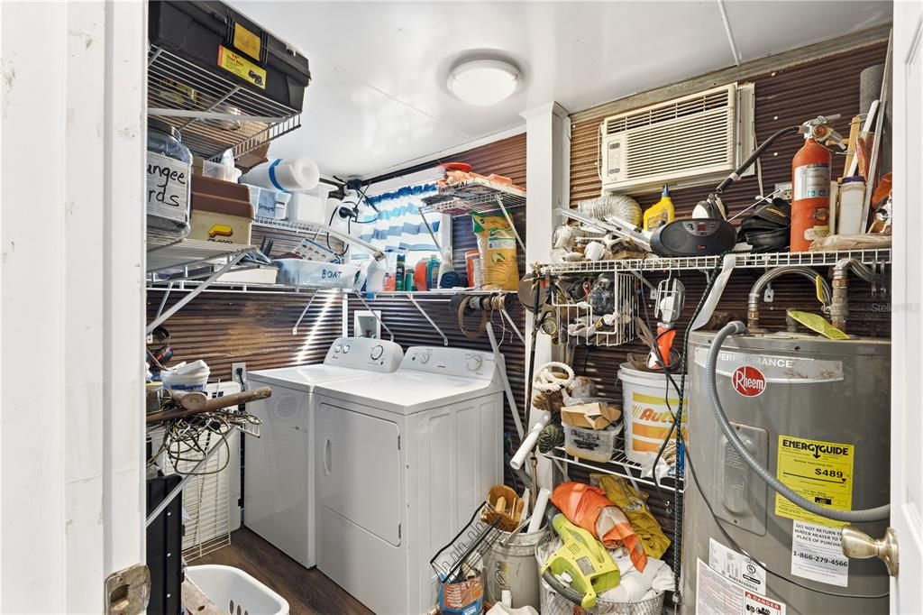 For Sale: $365,000 (3 beds, 2 baths, 1125 Square Feet)