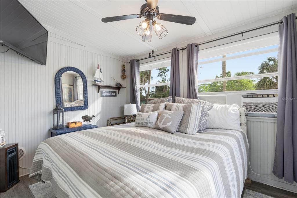 For Sale: $365,000 (3 beds, 2 baths, 1125 Square Feet)