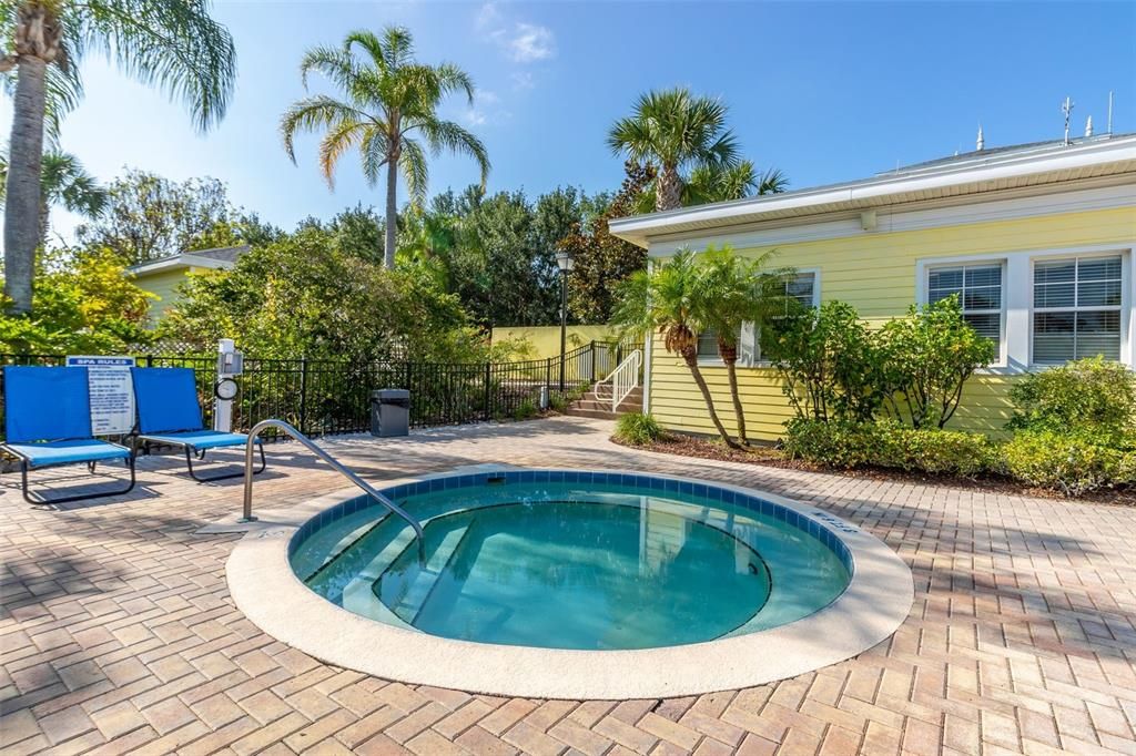 Active With Contract: $159,000 (2 beds, 2 baths, 1173 Square Feet)