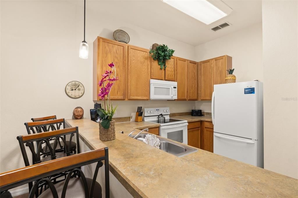 Active With Contract: $159,000 (2 beds, 2 baths, 1173 Square Feet)