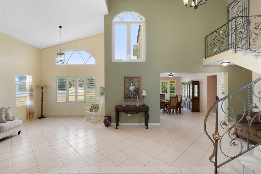 En Venta: $765,000 (6 camas, 5 baños, 4412 Pies cuadrados)