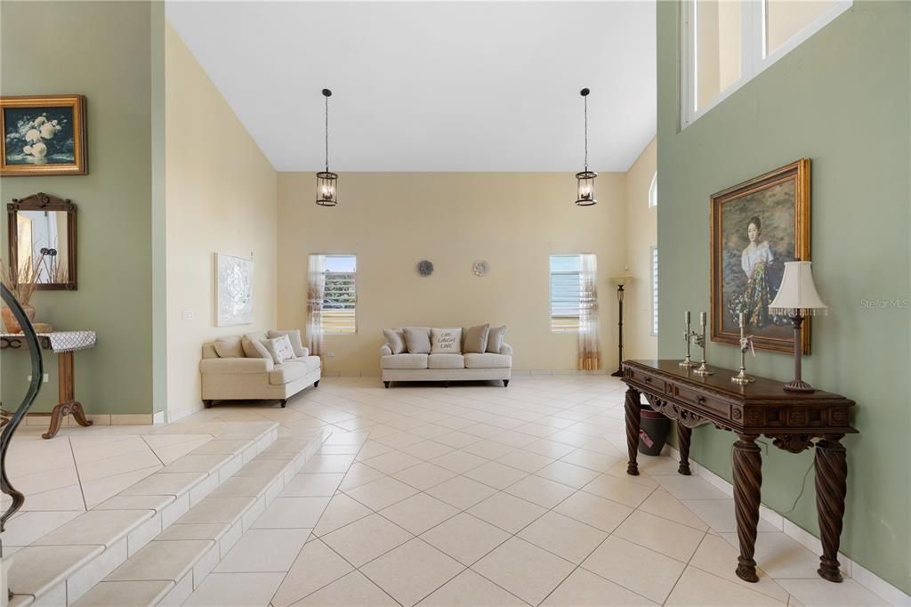 En Venta: $765,000 (6 camas, 5 baños, 4412 Pies cuadrados)