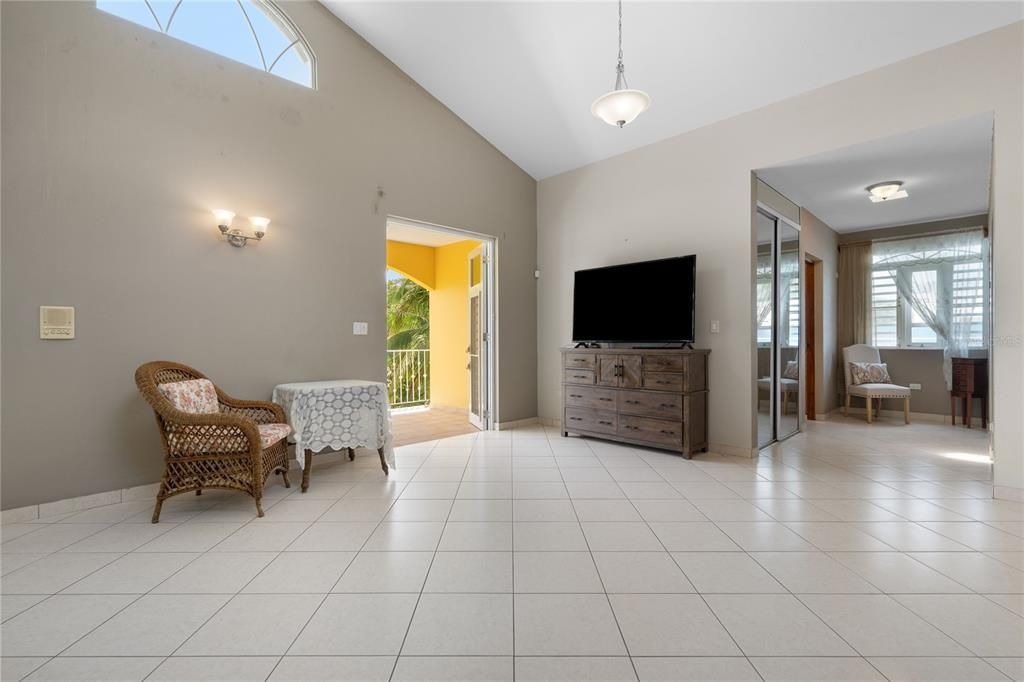 En Venta: $765,000 (6 camas, 5 baños, 4412 Pies cuadrados)