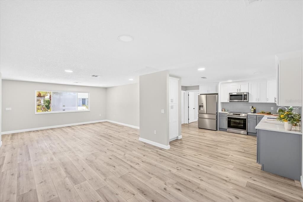 Active With Contract: $699,000 (3 beds, 2 baths, 1712 Square Feet)