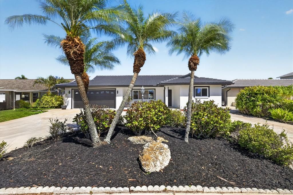 Active With Contract: $699,000 (3 beds, 2 baths, 1712 Square Feet)