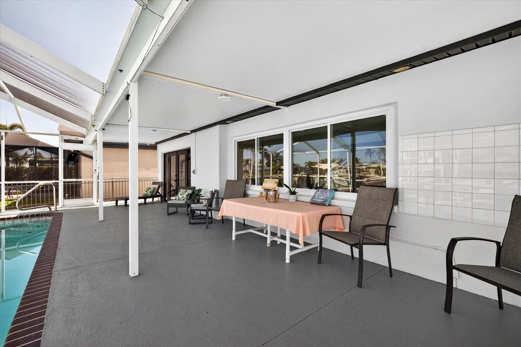 Active With Contract: $699,000 (3 beds, 2 baths, 1712 Square Feet)