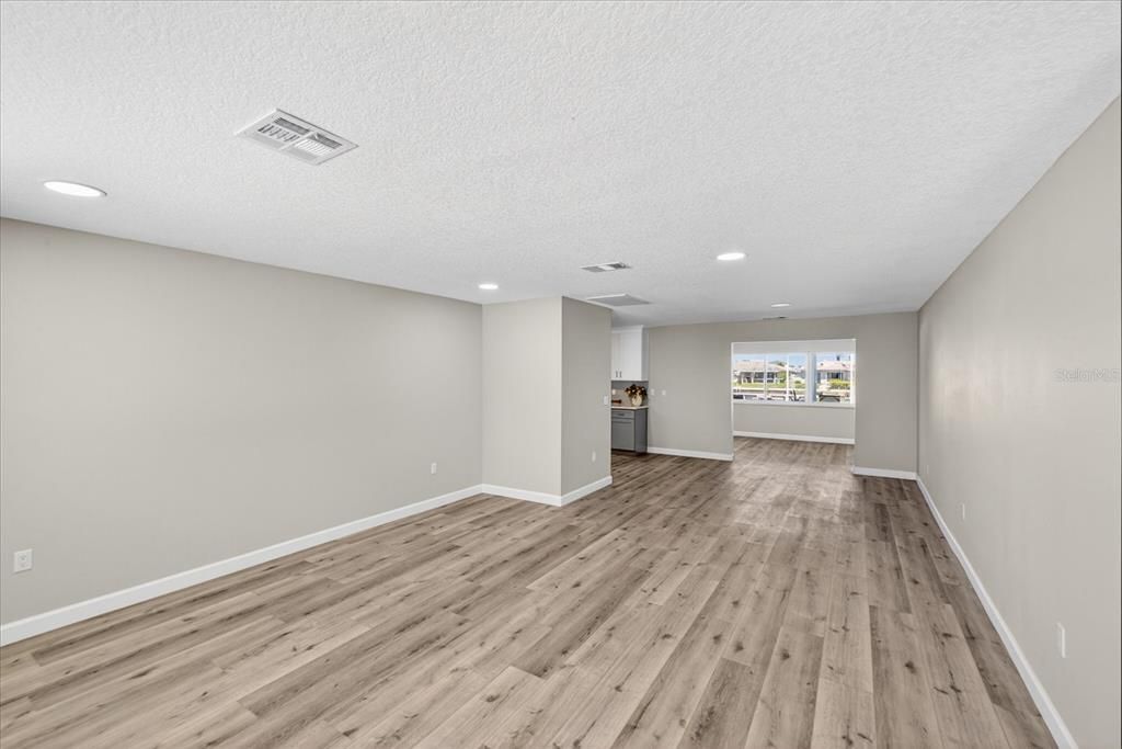 Active With Contract: $699,000 (3 beds, 2 baths, 1712 Square Feet)