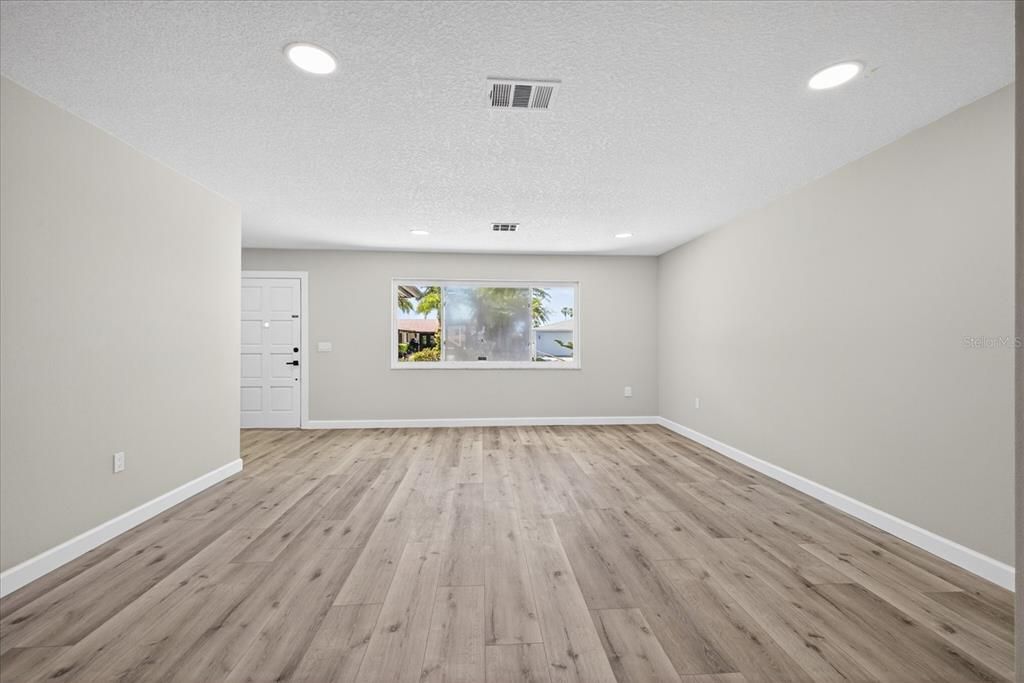 Active With Contract: $699,000 (3 beds, 2 baths, 1712 Square Feet)