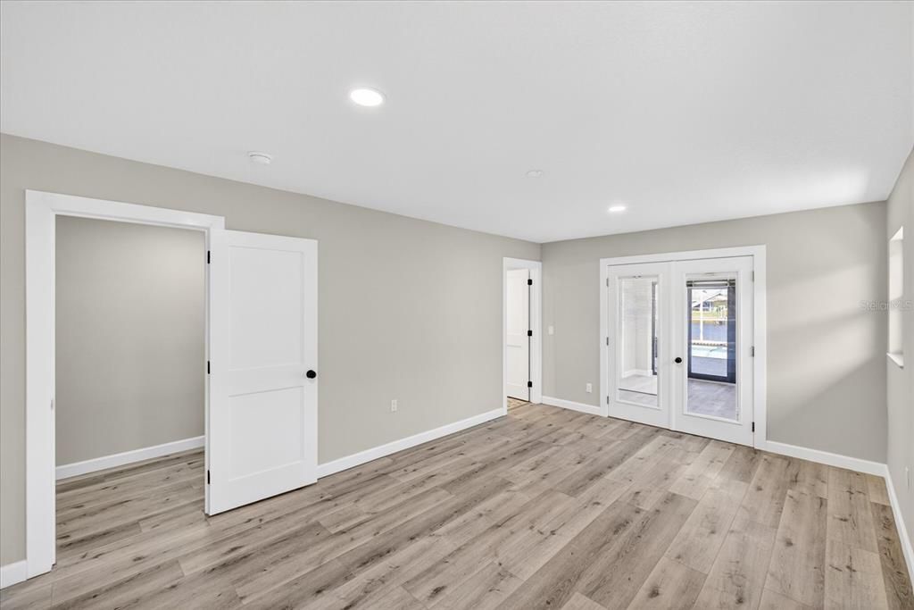 Active With Contract: $699,000 (3 beds, 2 baths, 1712 Square Feet)