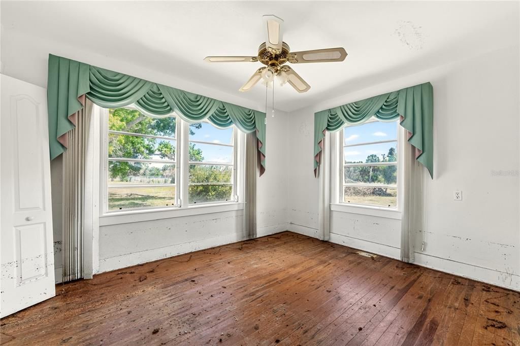 For Sale: $3,900,000 (4.37 acres)