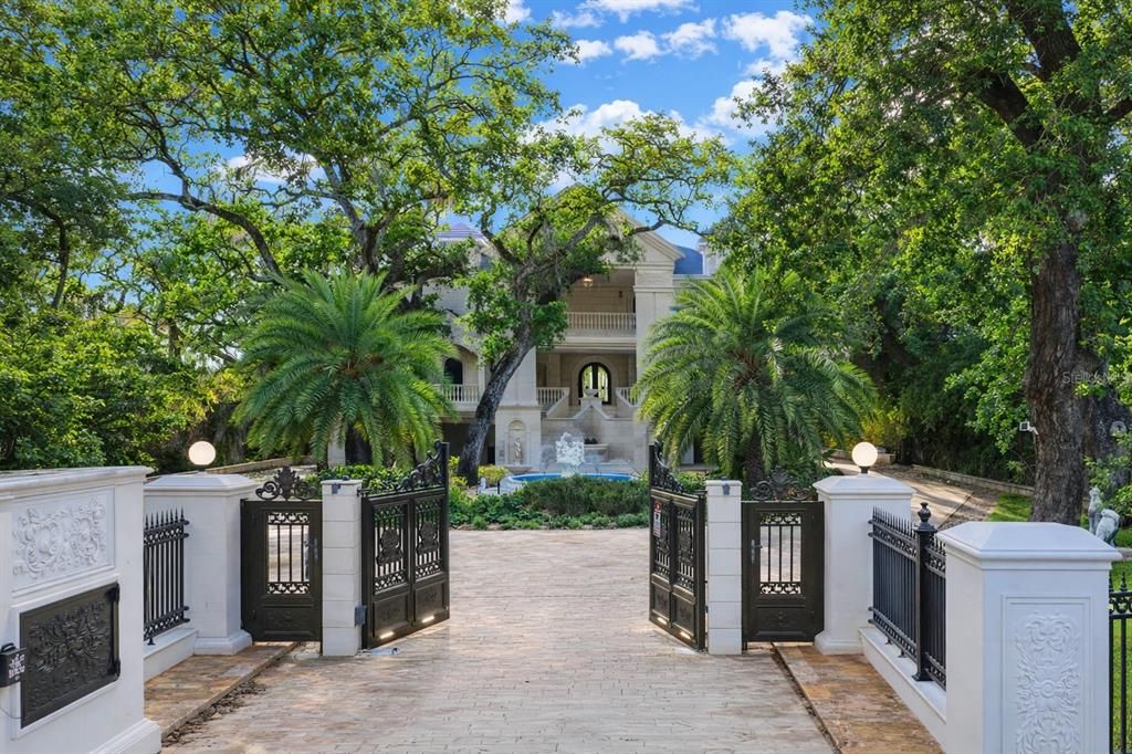 En Venta: $15,100,000 (5 camas, 5 baños, 10395 Pies cuadrados)