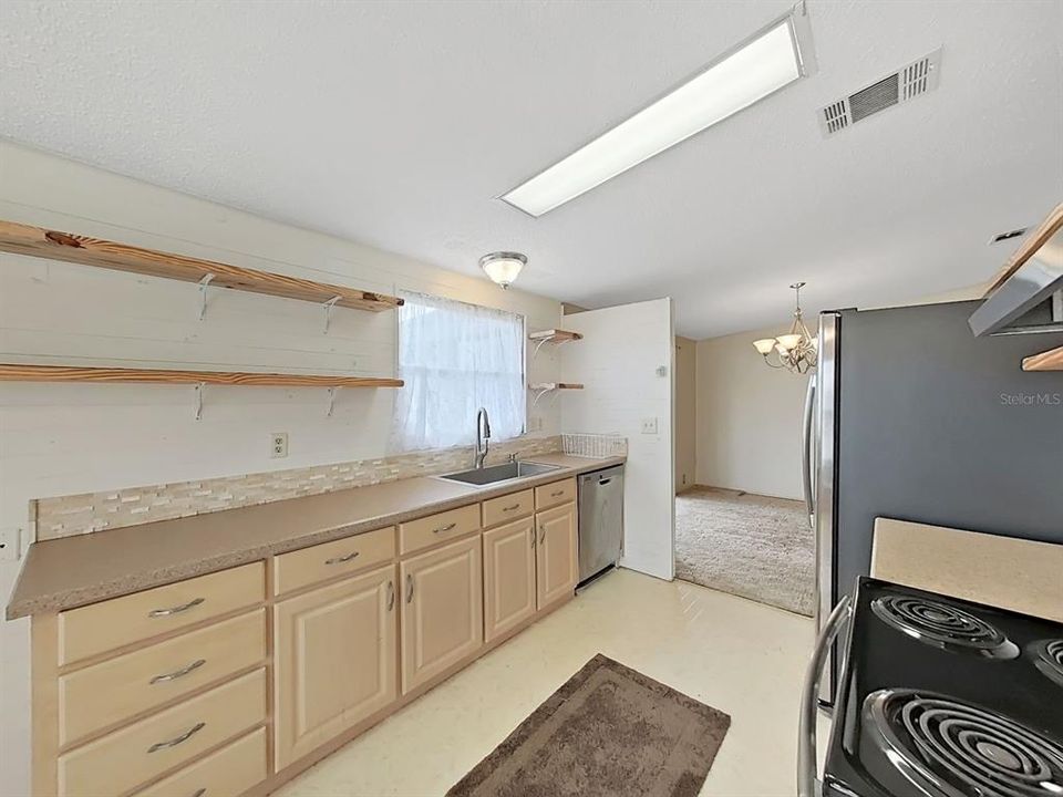 Activo con contrato: $140,000 (2 camas, 2 baños, 1372 Pies cuadrados)