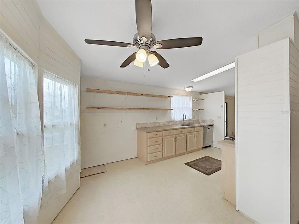 Activo con contrato: $140,000 (2 camas, 2 baños, 1372 Pies cuadrados)