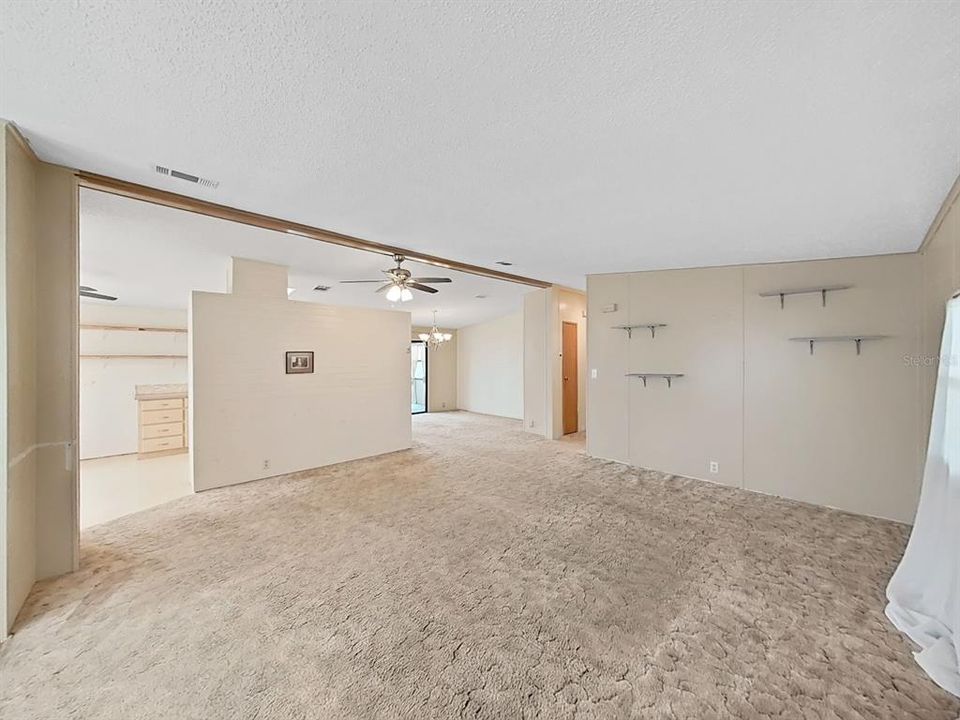 Activo con contrato: $140,000 (2 camas, 2 baños, 1372 Pies cuadrados)