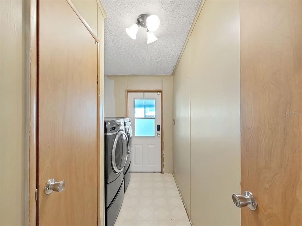 Activo con contrato: $140,000 (2 camas, 2 baños, 1372 Pies cuadrados)