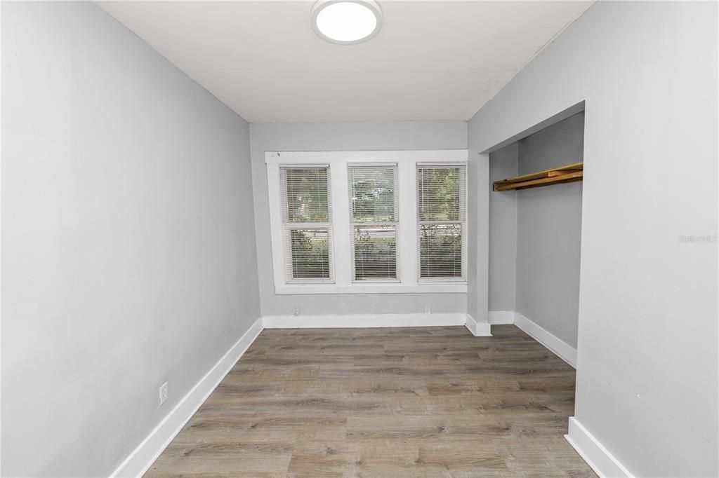 Activo con contrato: $179,000 (3 camas, 1 baños, 1184 Pies cuadrados)