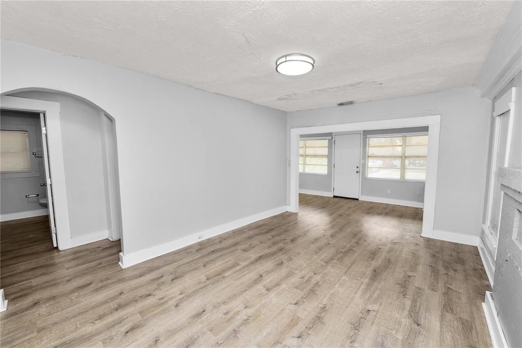 Activo con contrato: $179,000 (3 camas, 1 baños, 1184 Pies cuadrados)