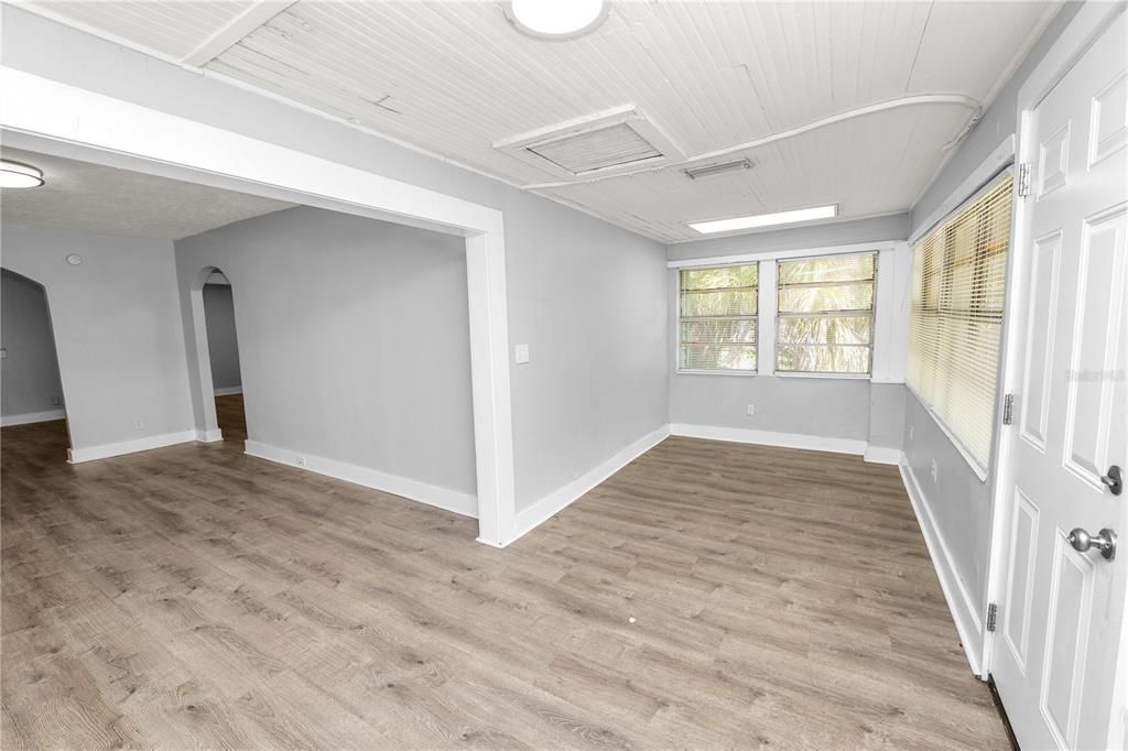 Activo con contrato: $179,000 (3 camas, 1 baños, 1184 Pies cuadrados)
