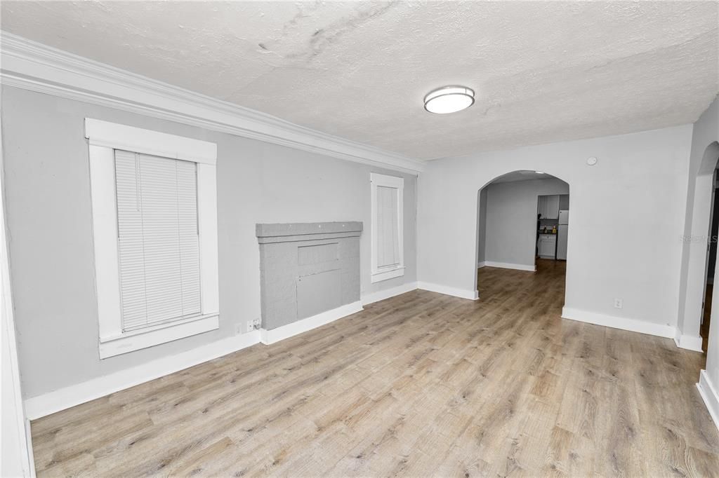 Activo con contrato: $179,000 (3 camas, 1 baños, 1184 Pies cuadrados)